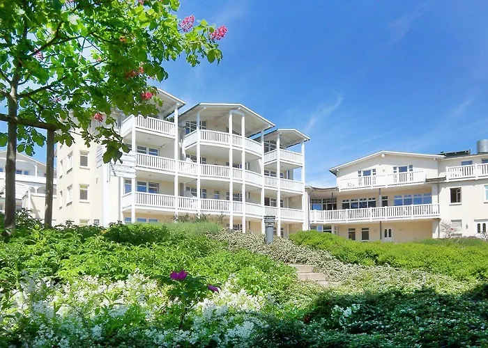 Terrasse, gratis Nutzung vom AHOI Erlebnisbad und Sauna in Sellin - Meeresblick FeWo 43 Goehren (Ruegen)